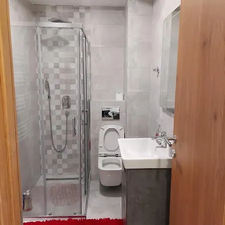Konstantin Apartment *